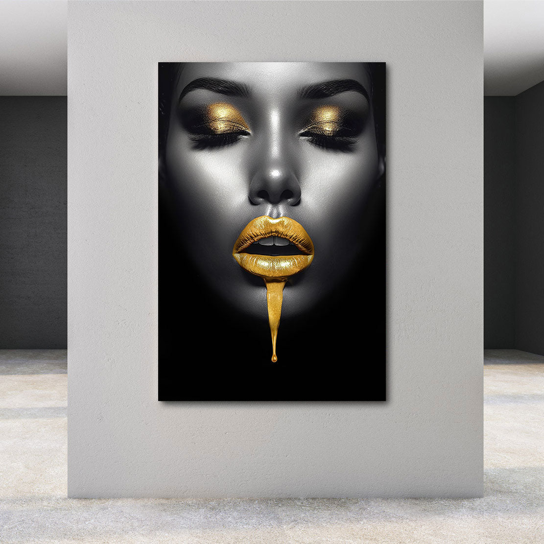 Erotisches Wandbild Frau mit goldenen Lippen