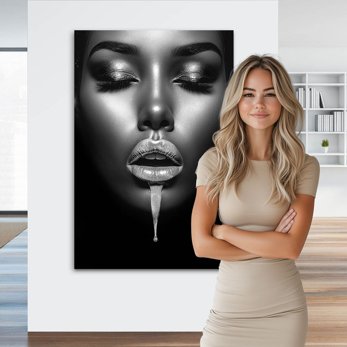 Erotisches Wandbild Frau mit silbernen Lippen